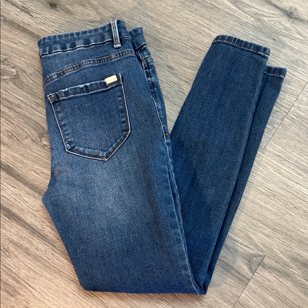 Kensie Dark Blue Skinny Jeans EUC
